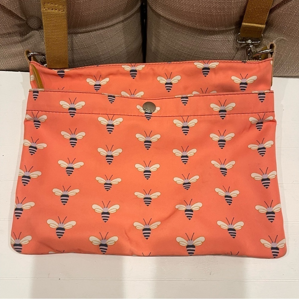 Fossil Crossbody Bumblebee Key Per Zip Bag Pink Coral Bees Women's Inner Pockets - Picture 3 of 13